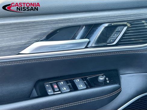 Used 2024 Jeep Wagoneer Series II w/ Flexible Seating Group image 23