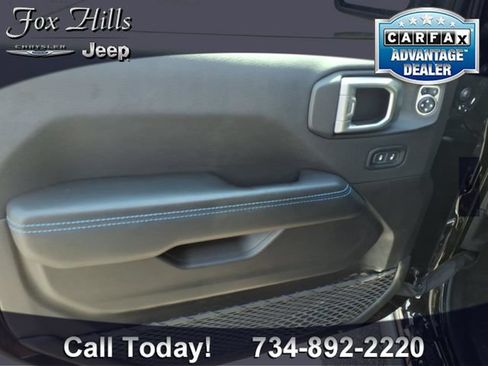 Used 2024 Jeep Wrangler Unlimited Rubicon 4xe AWD/4WD image 14