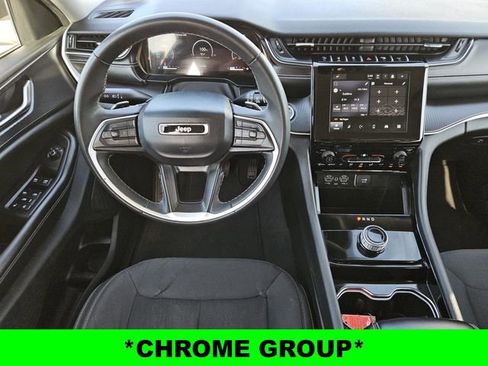 Used 2023 Jeep Grand Cherokee L Laredo image 5
