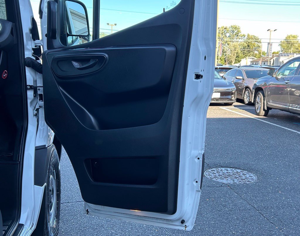 Used 2025 Mercedes-Benz Sprinter 2500 image 9
