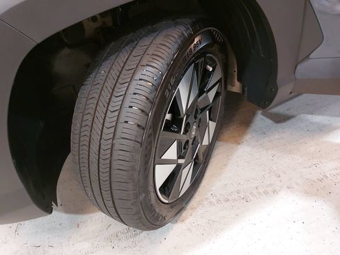 Certified 2025 Hyundai Kona SEL FWD image 34