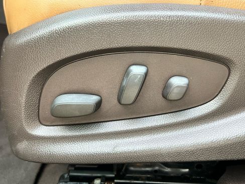 Used 2014 Buick LaCrosse Leather w/ Driver Confidence Package FWD image 20