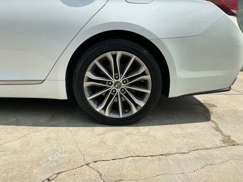 Used 2015 Hyundai Genesis 3.8 AWD/4WD image 33