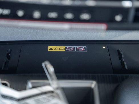 New 2026 Toyota Sienna XLE AWD/4WD image 25