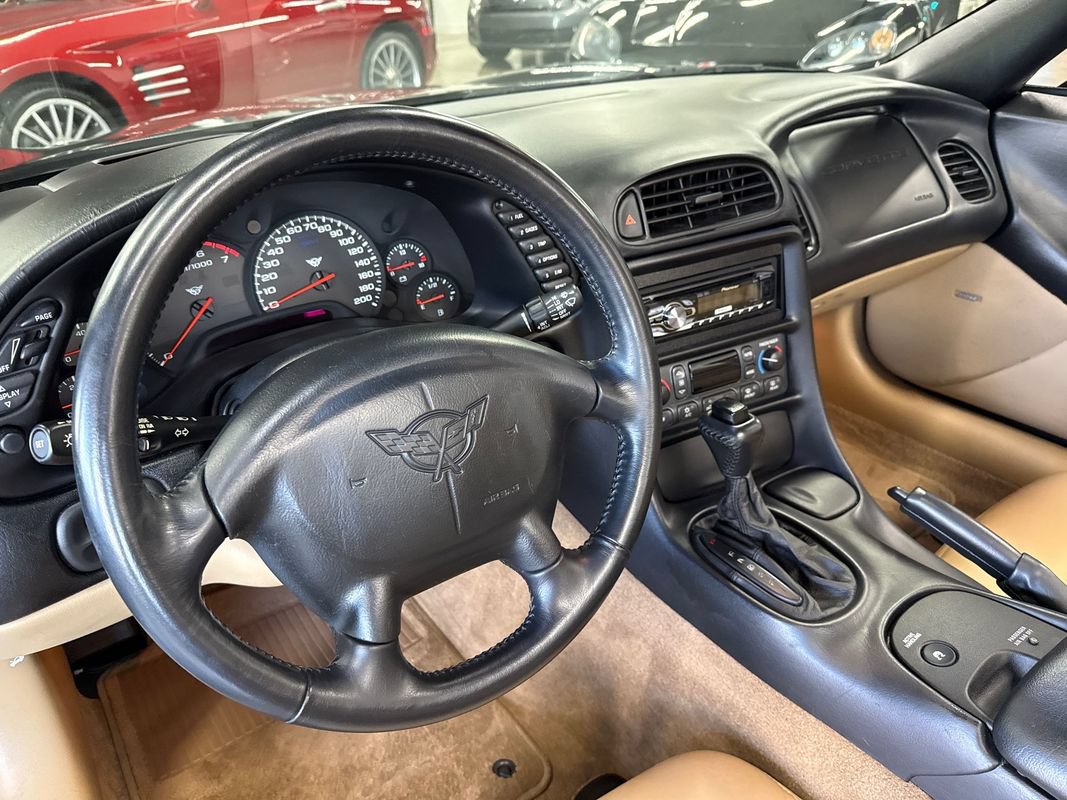 Used 2002 Chevrolet Corvette Convertible w/ Preferred Equipment Group2 RWD image 38