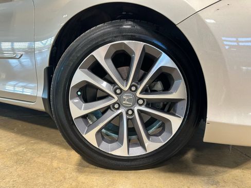 Used 2014 Honda Accord Sport image 9