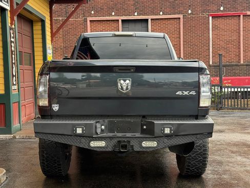 Used 2017 RAM 2500 Tradesman w/ Chrome Appearance Group AWD/4WD image 4