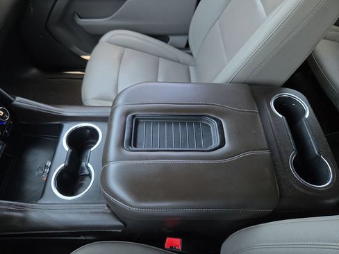 Used 2022 Chevrolet Tahoe LT w/ Luxury Package RWD image 20