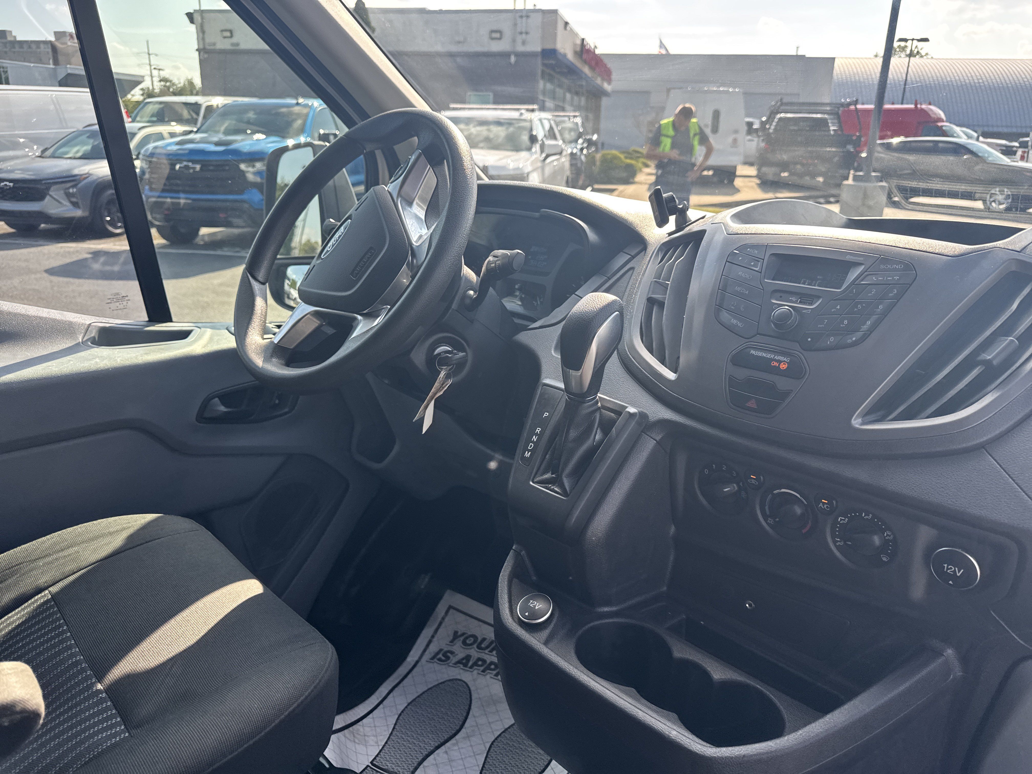 Used 2019 Ford Transit 250 148 Medium Roof RWD image 15