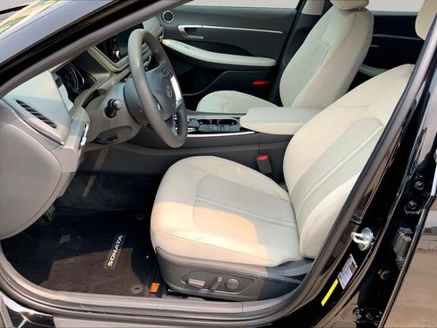 Used 2022 Hyundai Sonata SEL w/ Preferred Accessory Package FWD image 8