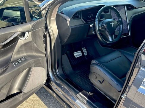 Used 2018 Tesla Model X P100D image 11