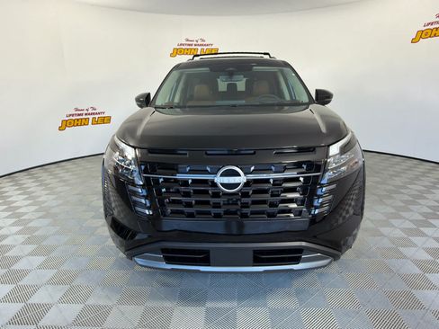 New 2026 Nissan Pathfinder Platinum FWD image 9