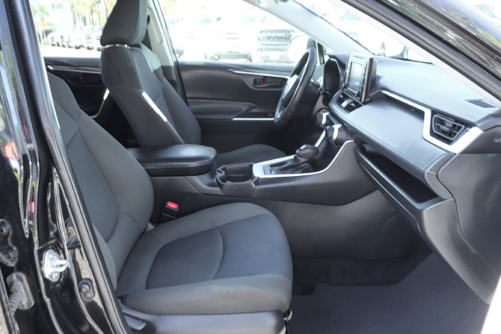 Used 2021 Toyota RAV4 LE FWD image 35