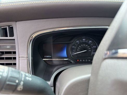 Used 2015 Lincoln Navigator 4WD w/ Equipment Group 101A Reserve image 11