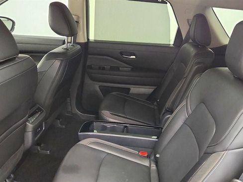 Used 2024 Nissan Pathfinder SL w/ SL Premium Package FWD image 20
