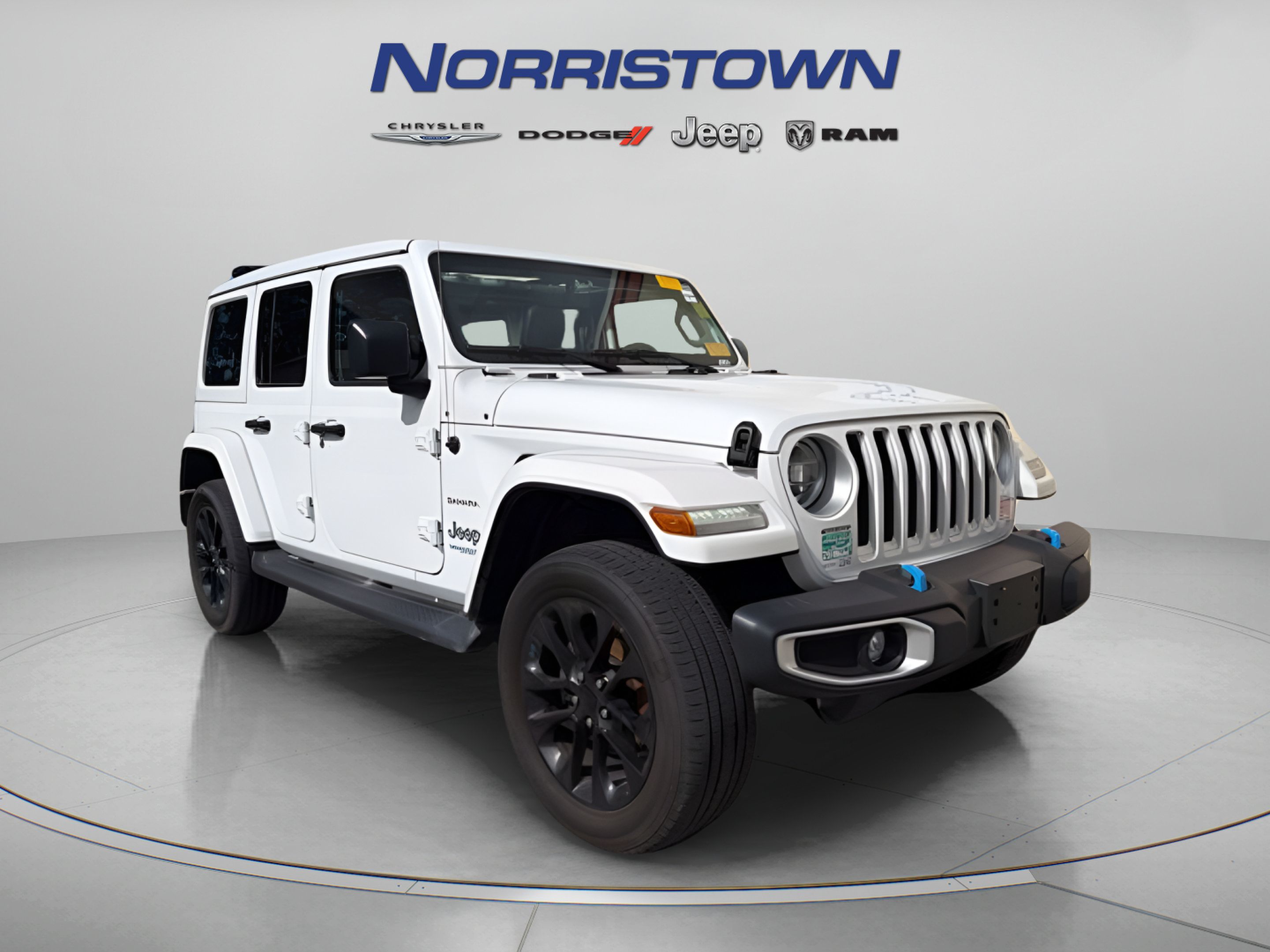 Used 2022 Jeep Wrangler Unlimited Sahara w/ Cold Weather Group AWD/4WD image 1