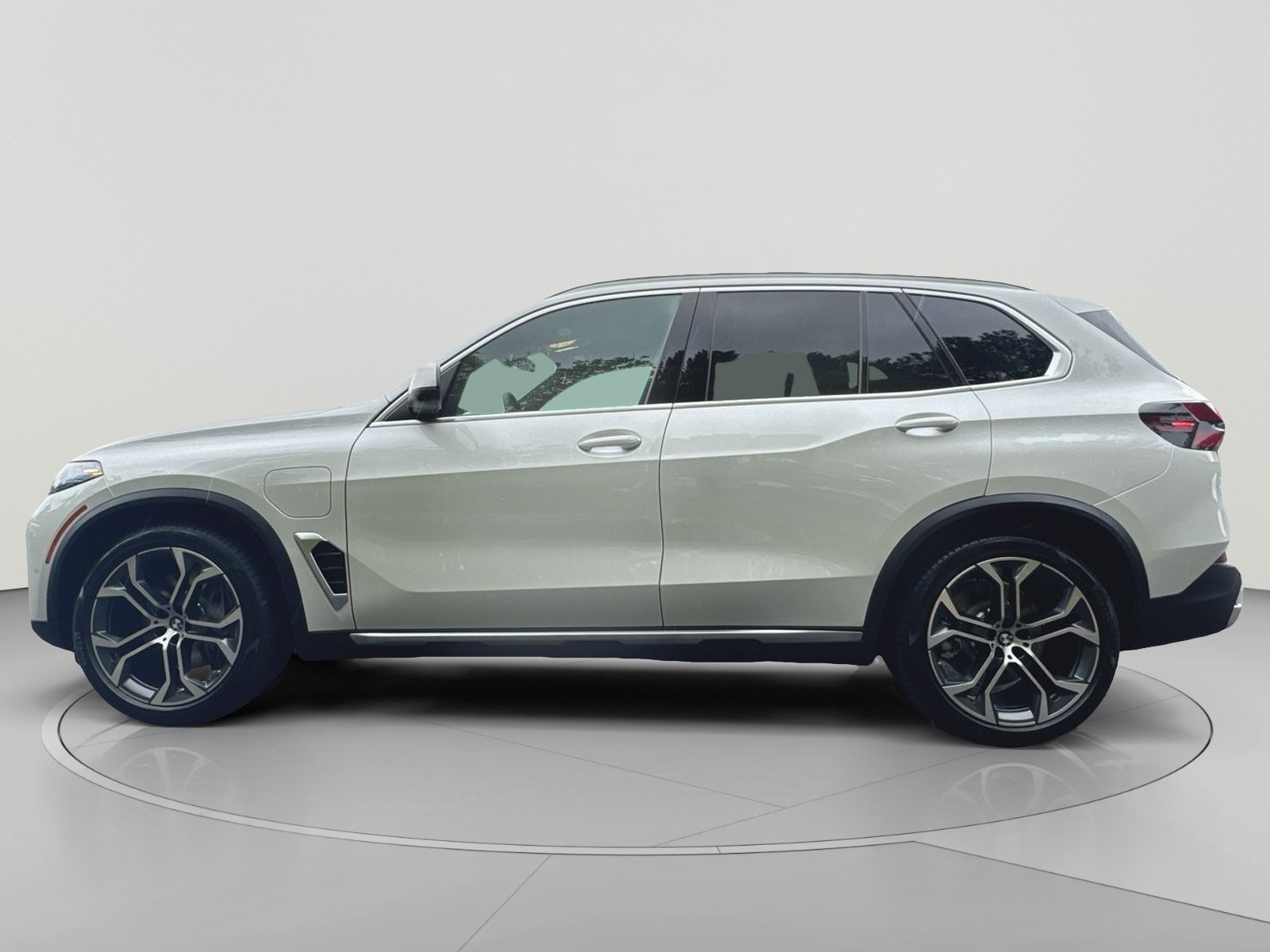 New 2026 BMW X5 xDrive50e AWD/4WD image 8