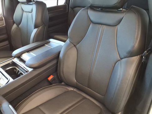 New 2026 Jeep Grand Wagoneer 4WD image 17