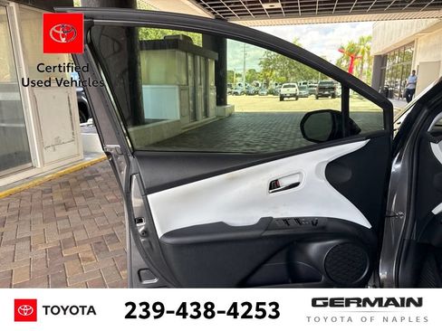 Used 2020 Toyota Prius LE FWD image 15