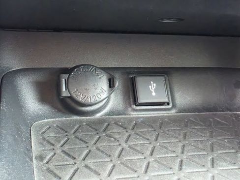 Used 2022 Toyota RAV4 XLE Premium AWD/4WD image 25