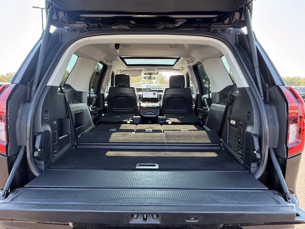 Used 2025 Ford Expedition Active AWD/4WD image 7