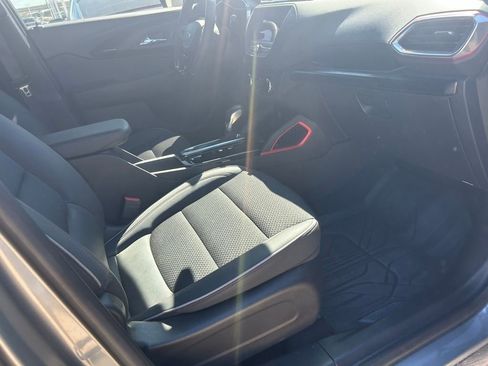 Used 2023 Chevrolet TrailBlazer RS image 12