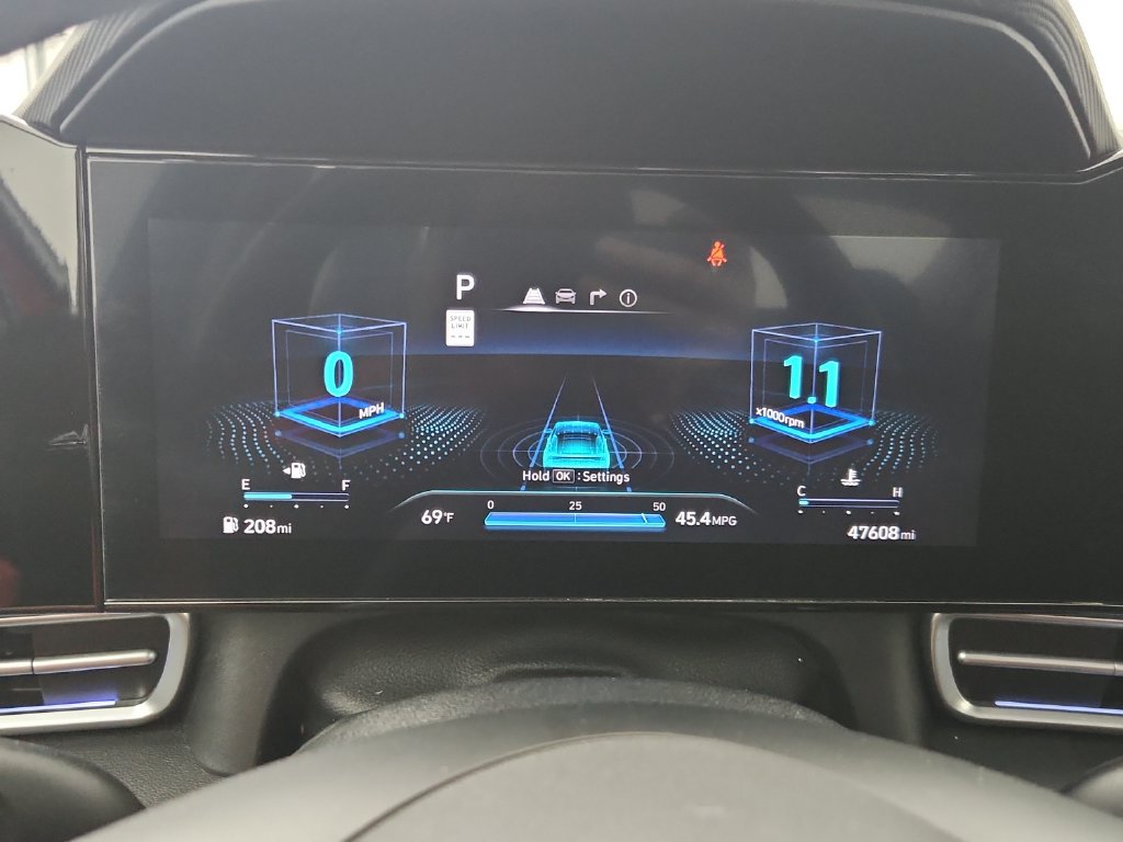 Used 2025 Hyundai Elantra SEL FWD image 25