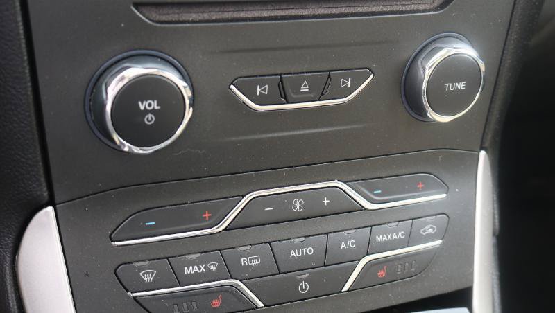 Used 2015 Ford Edge SEL w/ Equipment Group 201A AWD/4WD image 17