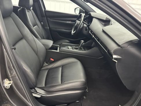 Used 2019 MAZDA MAZDA3 Hatchback w/ Preferred Package FWD image 42