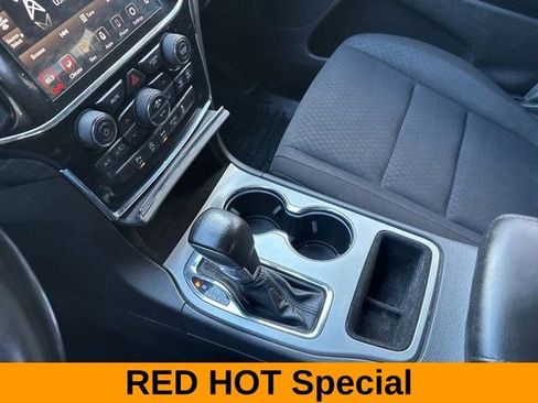 Used 2020 Jeep Grand Cherokee Laredo w/ 18" Wheel & 8.4" Radio Group image 26