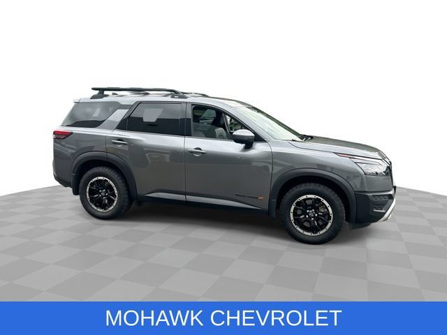Used 2025 Nissan Pathfinder Rock Creek AWD/4WD image 2