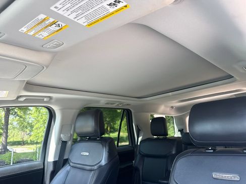 Used 2025 Ford Expedition Platinum AWD/4WD image 31