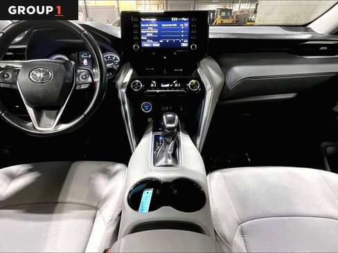 Certified 2021 Toyota Venza LE image 15