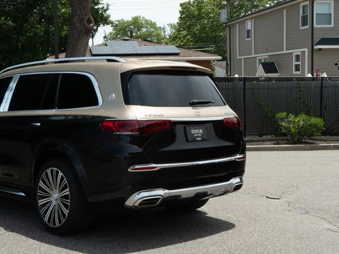 Used 2023 Mercedes-Benz Maybach GLS 600 4MATIC image 39
