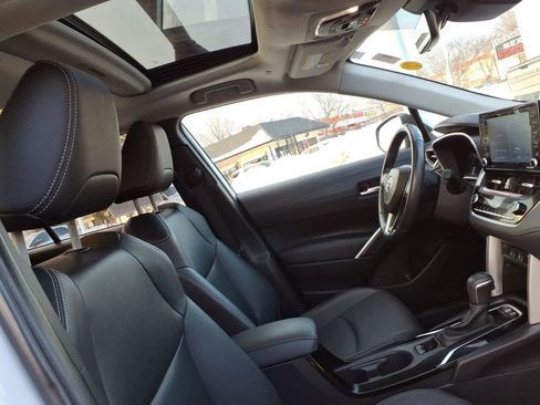 Used 2022 Toyota Corolla Cross XLE w/ Convenience Package image 25