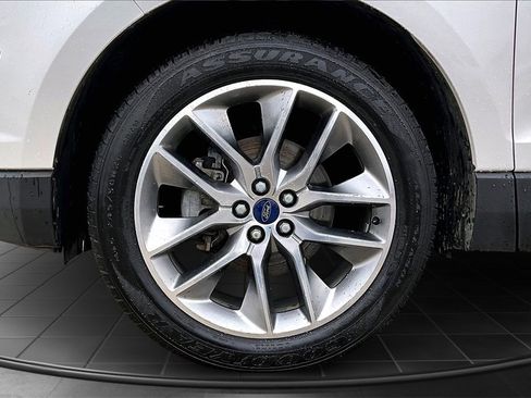 Used 2015 Ford Edge Titanium w/ Equipment Group 301A image 9