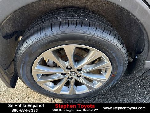 Used 2018 Toyota RAV4 Limited image 9