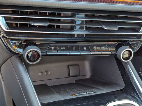 Used 2024 Chevrolet Traverse RS w/ LPO, Floor Liner Package AWD/4WD image 32