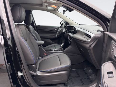 Used 2026 Buick Encore GX Sport Touring w/ Comfort Package image 17