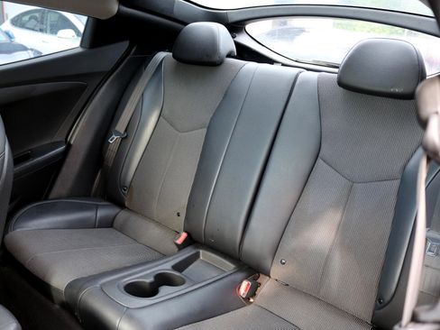 Used 2015 Hyundai Veloster w/ Option Group 03 image 31