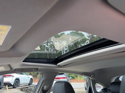 Used 2024 Honda Civic EX-L image 11