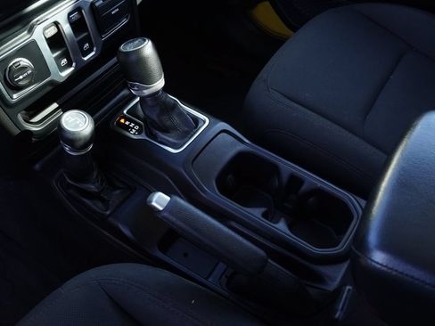 Certified 2019 Jeep Wrangler Sport AWD/4WD image 23