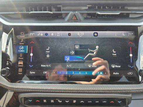 Used 2026 Jeep Cherokee Limited image 19