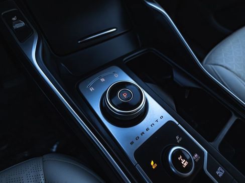 Used 2023 Kia Sorento EX image 28