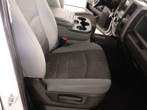 Used 2019 RAM 1500 Classic SLT w/ Luxury Group AWD/4WD image 12