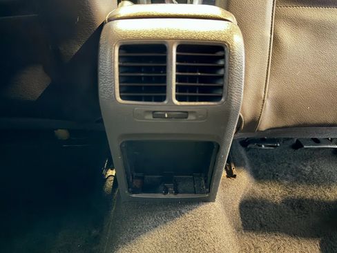 Used 2008 Volkswagen R32 AWD/4WD image 30