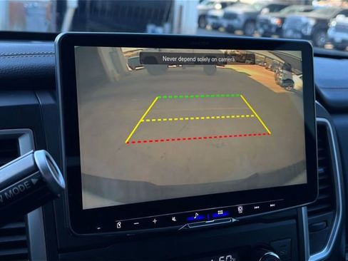 Used 2019 Nissan Titan SL w/ Midnight Edition image 11