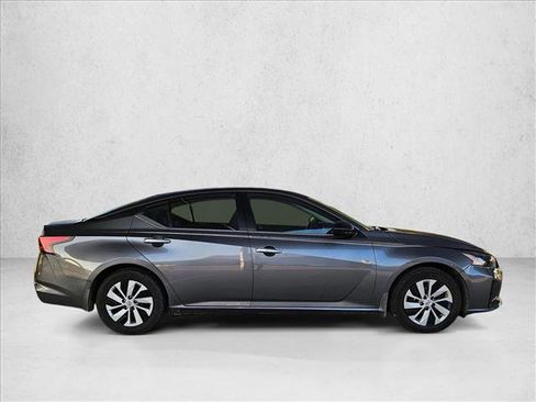 Used 2024 Nissan Altima 2.5 S image 4