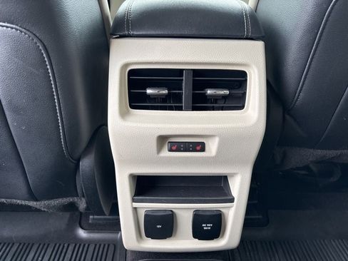 Used 2020 Ford Edge Titanium w/ Equipment Group 301A AWD/4WD image 31