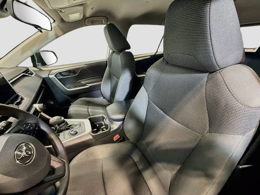 Used 2023 Toyota RAV4 LE AWD/4WD image 19